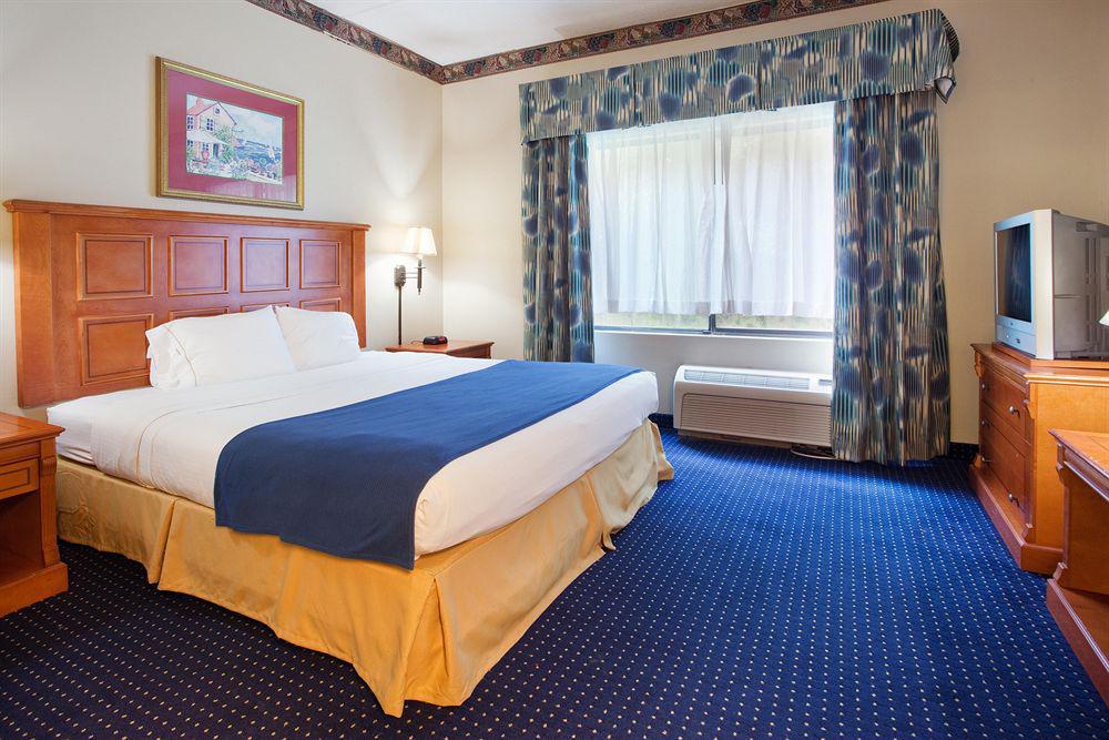 Savannah Gateway Hotel & Suites 乔治敦 客房 照片