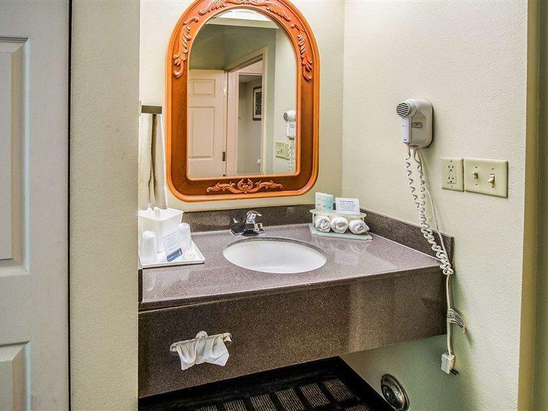 Savannah Gateway Hotel & Suites 乔治敦 外观 照片