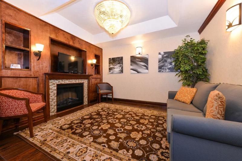 Savannah Gateway Hotel & Suites 乔治敦 外观 照片