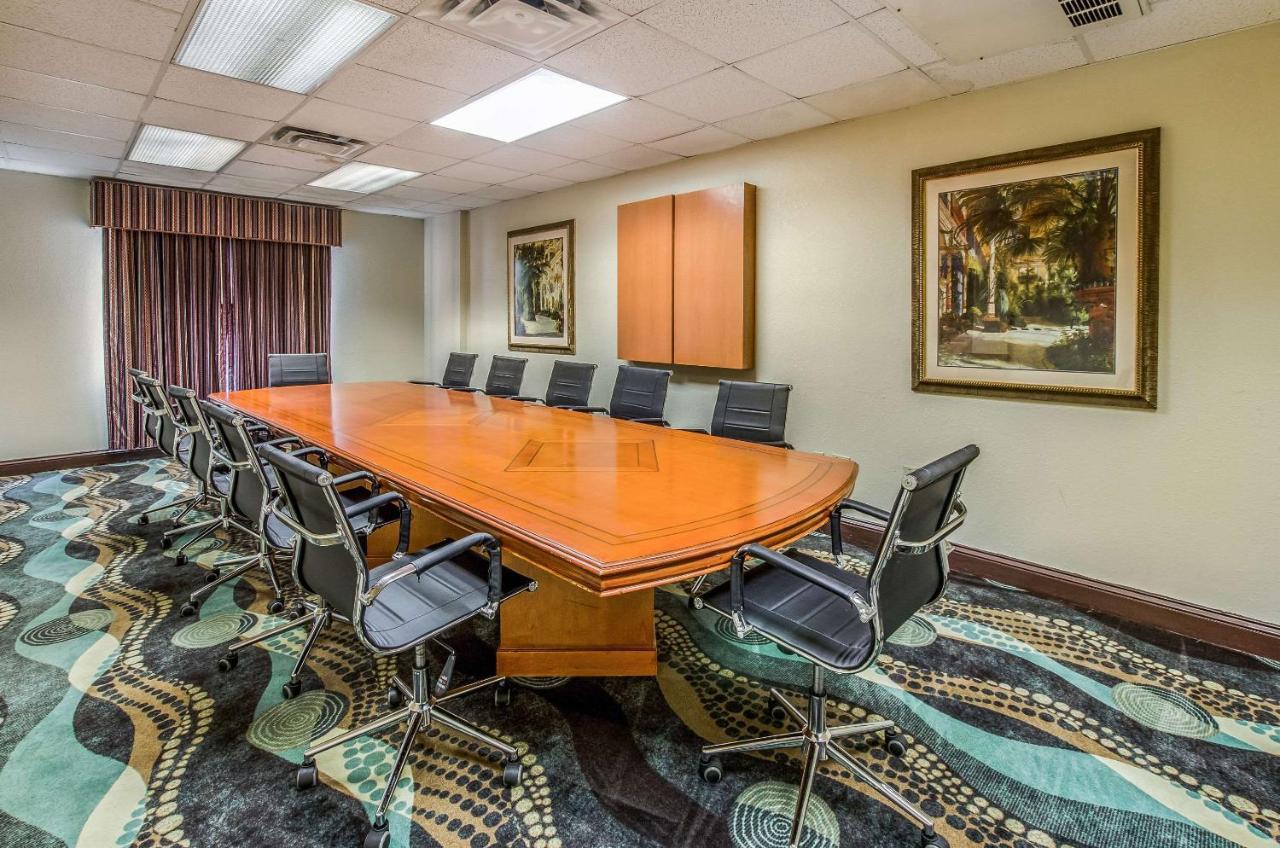 Savannah Gateway Hotel & Suites 乔治敦 外观 照片