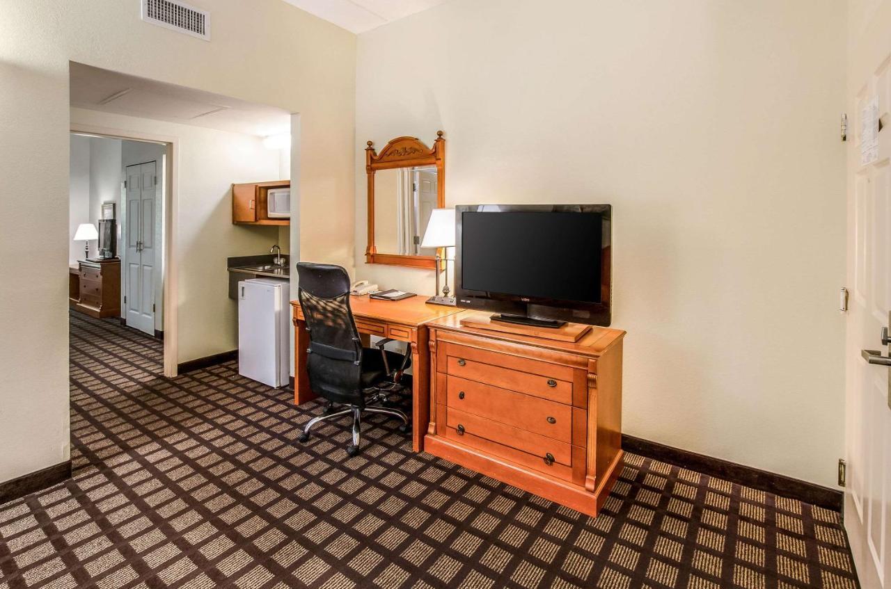 Savannah Gateway Hotel & Suites 乔治敦 外观 照片