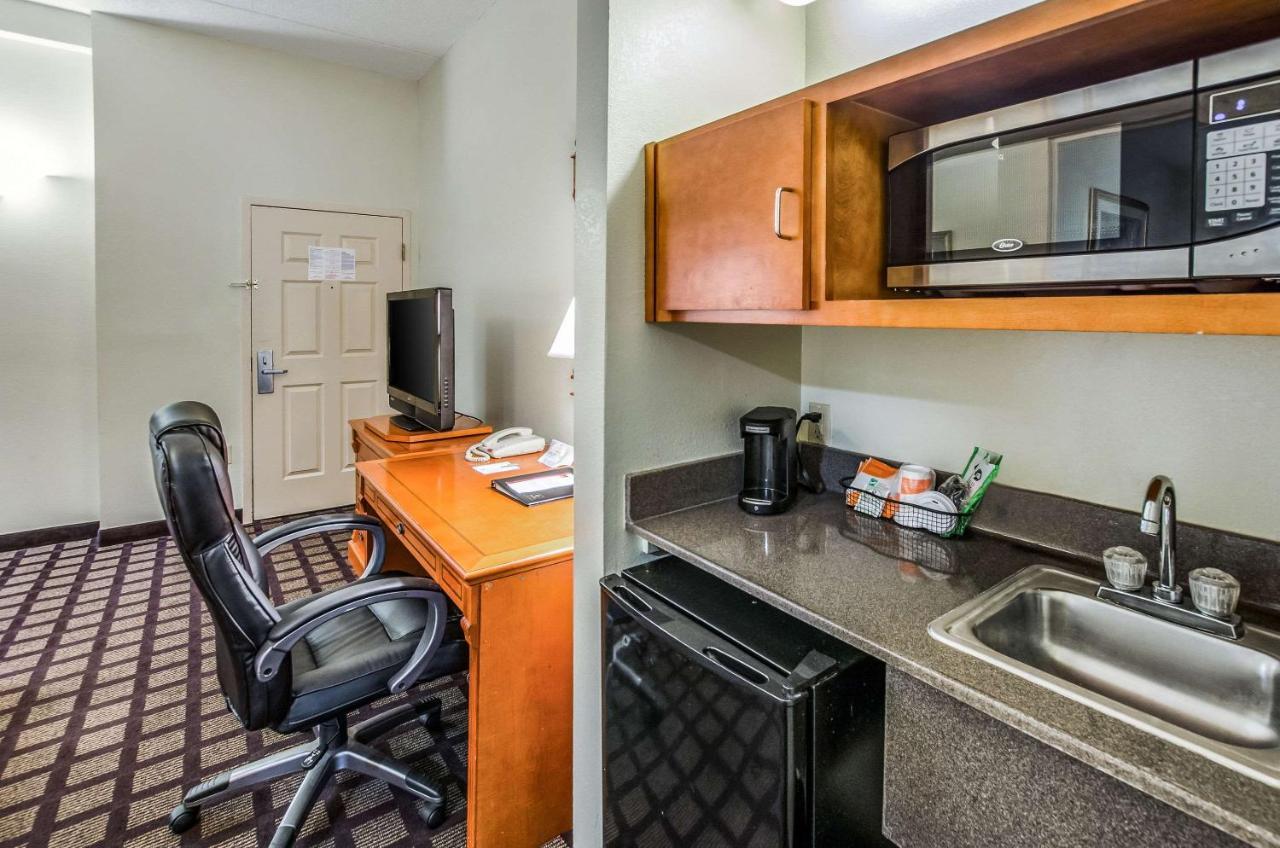 Savannah Gateway Hotel & Suites 乔治敦 外观 照片