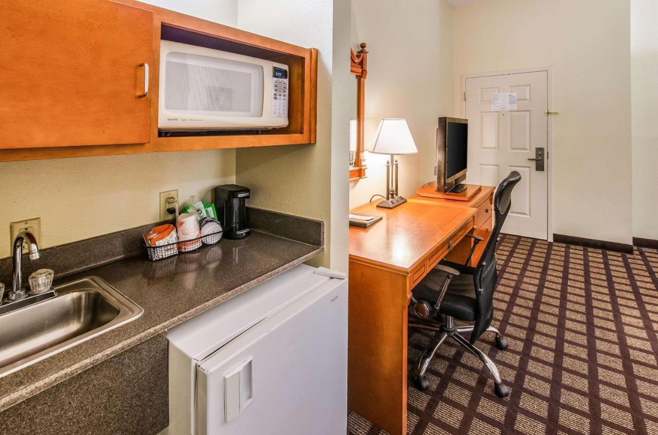 Savannah Gateway Hotel & Suites 乔治敦 外观 照片