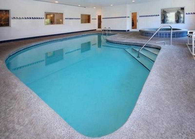 Savannah Gateway Hotel & Suites 乔治敦 外观 照片